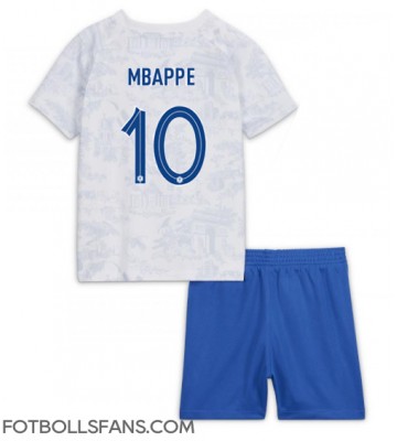 Frankrike Kylian Mbappe #10 Replika Bortatröja Barn VM 2022 Kortärmad (+ Korta byxor)